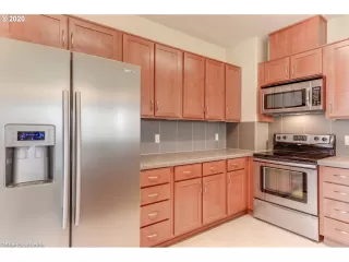 Photo #4: 20662877 Listing