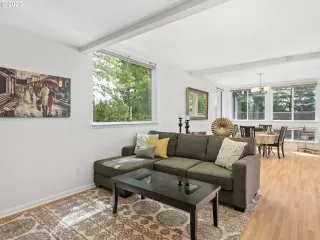 Photo #3: 20663825 Listing 