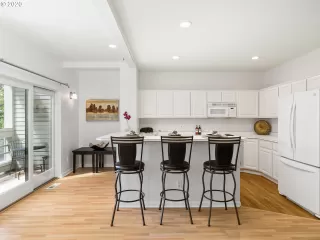 Photo #4: 20663825 Listing 