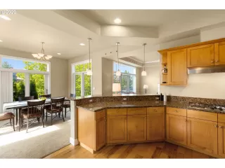 Photo #1: 20664000 Listing 