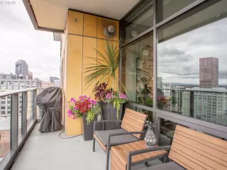 Photo #6: 20664522 Listing