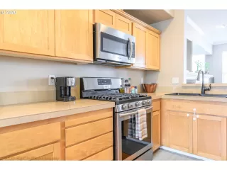 Photo #3: 20665385 Listing