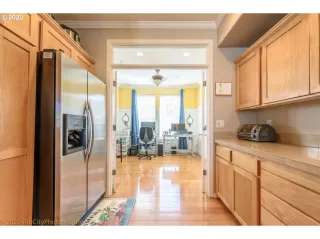 Photo #4: 20665385 Listing