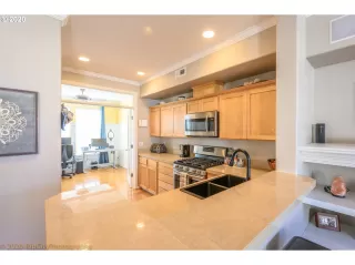 Photo #5: 20665385 Listing