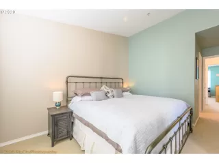 Photo #6: 20665385 Listing