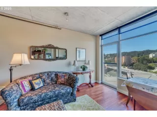 Photo #2: 20665566 Listing