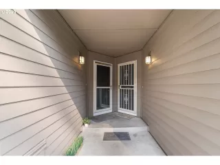 Photo #4: 20665670 Listing