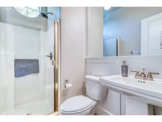 Photo #4: 20668939 Listing