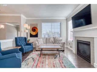 Photo #5: 20668939 Listing