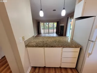 Photo #5: 20669012 Listing 