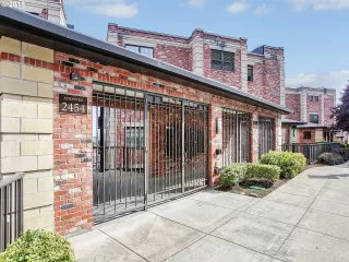 Photo #2: 20669417 Listing