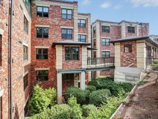 Photo #3: 20669417 Listing