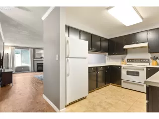 Photo #5: 20669823 Listing