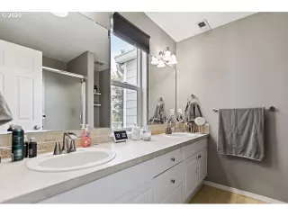 Photo #4: 20669875 Listing