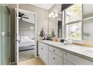 Photo #5: 20669875 Listing