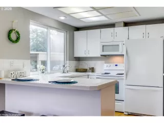 Photo #3: 20671148 Listing