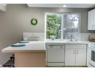 Photo #4: 20671148 Listing