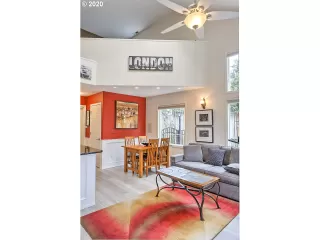 Photo #2: 20672183 Listing