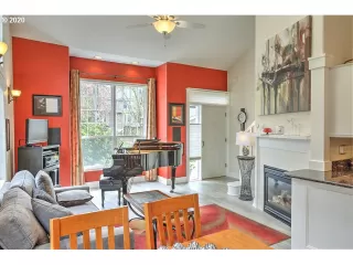 Photo #5: 20672183 Listing