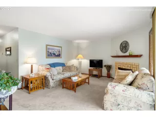 Photo #4: 20672279 Listing