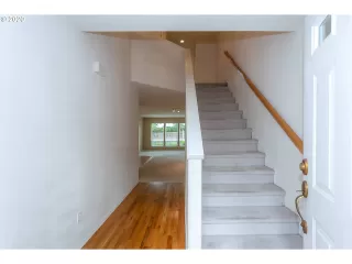 Photo #2: 20672412 Listing