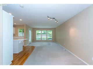 Photo #3: 20672412 Listing