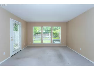 Photo #5: 20672412 Listing