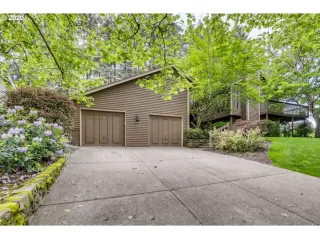 Photo #2: 20672414 Listing