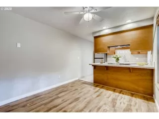 Photo #4: 20672414 Listing