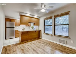 Photo #5: 20672414 Listing