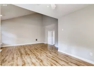 Photo #6: 20672414 Listing