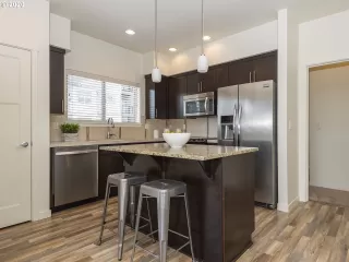 Photo #2: 20673401 Listing