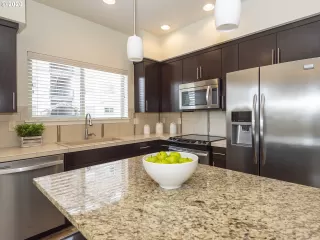 Photo #3: 20673401 Listing