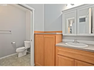 Photo #6: 20673455 Listing