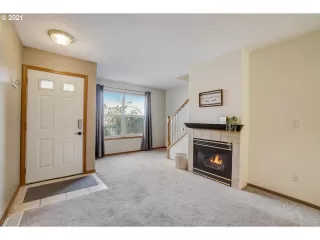 Photo #1: 20673933 Listing