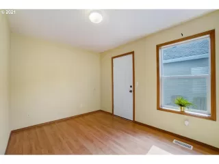 Photo #6: 20673933 Listing