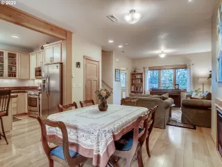 Photo #5: 20674681 Listing 