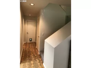 Photo #5: 20674811 Listing