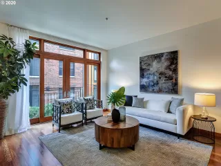 Photo #3: 20674873 Listing