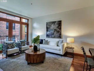 Photo #4: 20674873 Listing