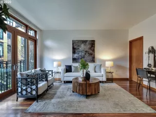 Photo #5: 20674873 Listing