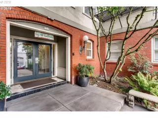 Click for more information on MLS # 20677227 : 731 SW KING AVE 4 More Details about MLS # 20677227 : 731 SW KING AVE 4