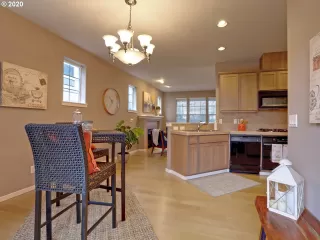 Photo #6: 20677938 Listing 