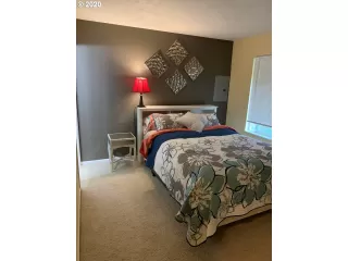 Photo #4: 20678303 Listing