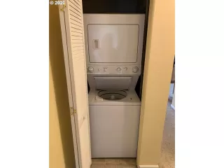 Photo #5: 20678303 Listing