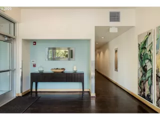 Photo #3: 20678603 Listing