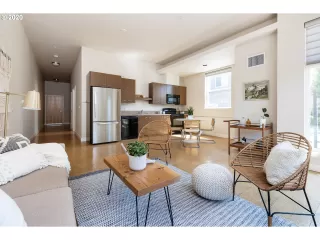 Photo #4: 20678603 Listing