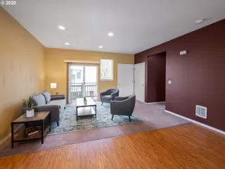 Photo #2: 20678685 Listing