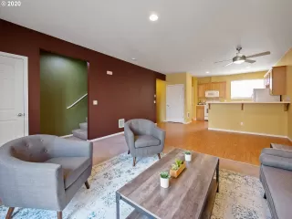 Photo #5: 20678685 Listing