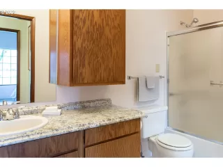 Photo #4: 20678814 Listing